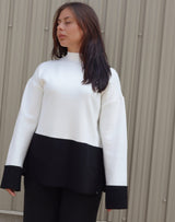 BLACK & ECRU COLOR BLOCK TURTLENECK Sweater DELUC 