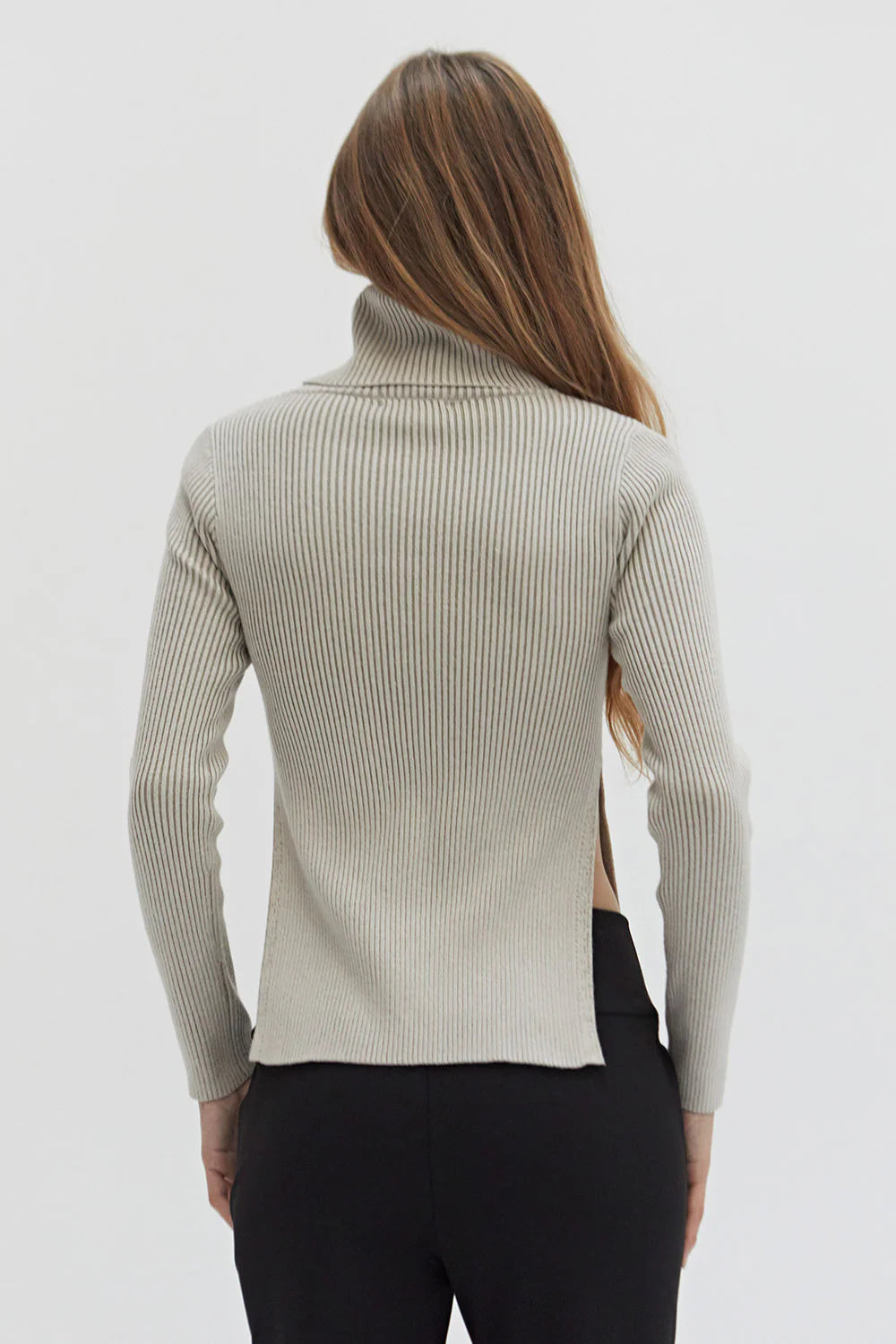 SIDE SLIT TURTLENECK Top CRESCENT 