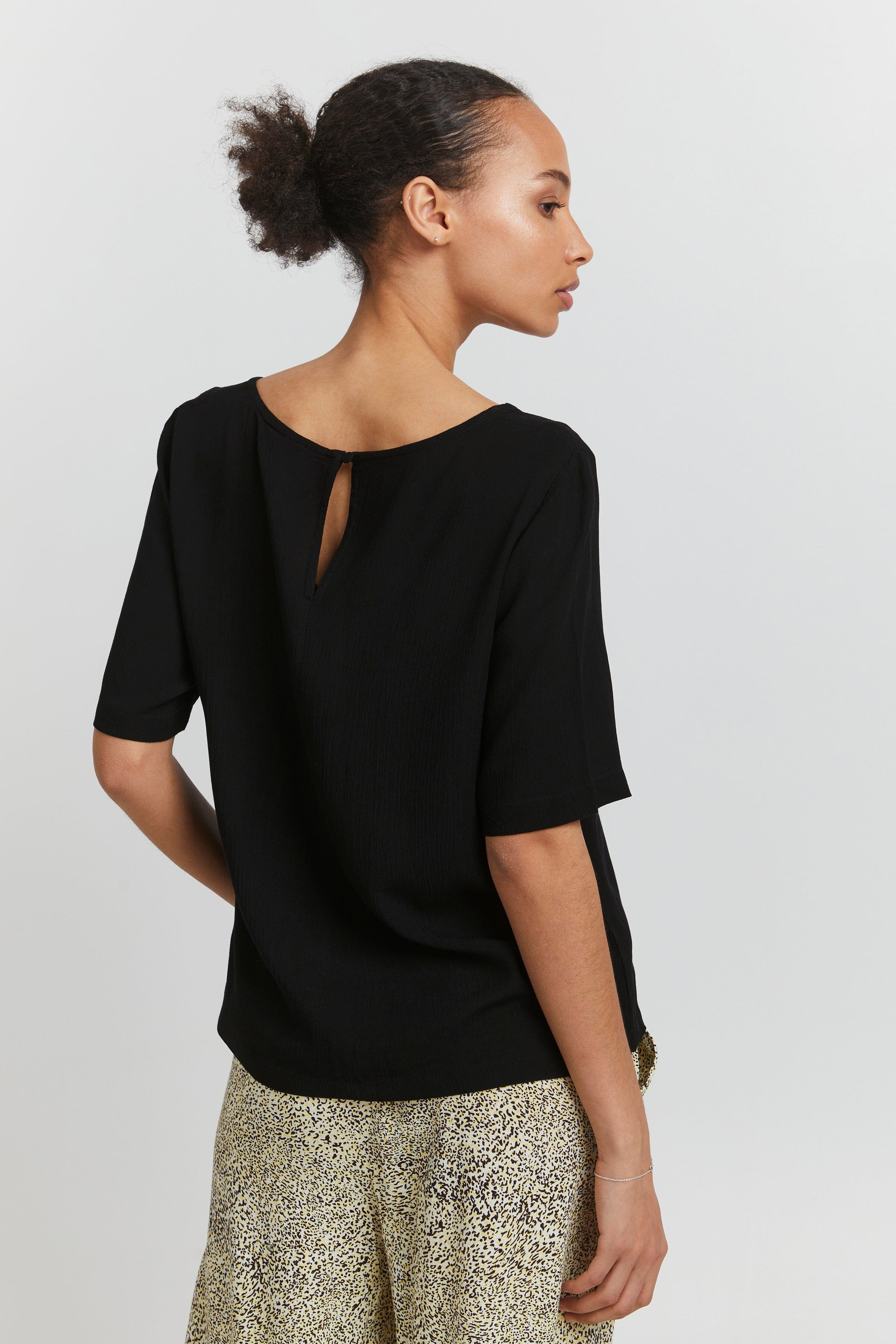 BLACK BREEZY BLOUSE Top ICHI 