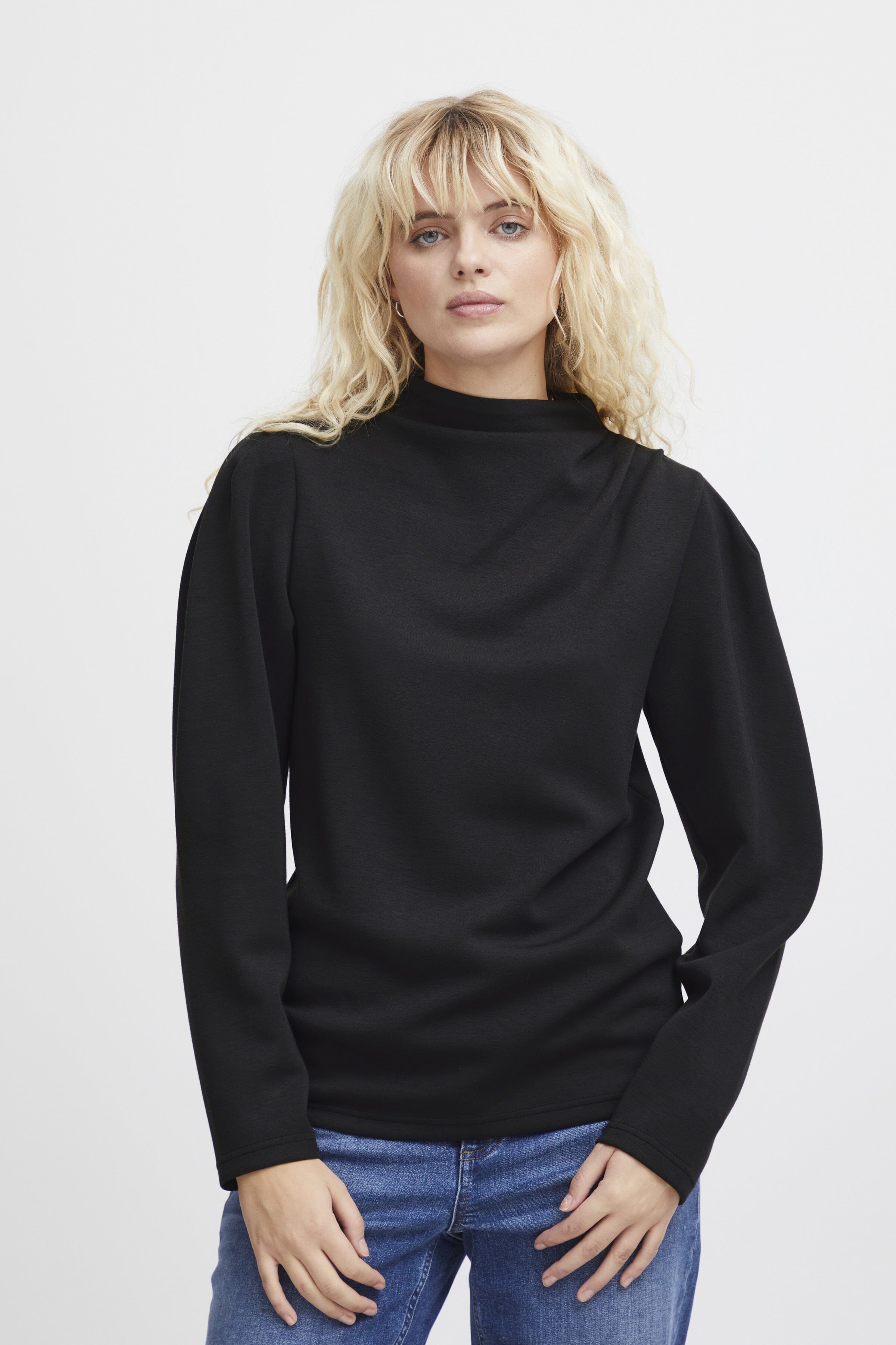 ELEVATED MOCK NECK LONG SLEEVE TOP (BLACK) Top ICHI 