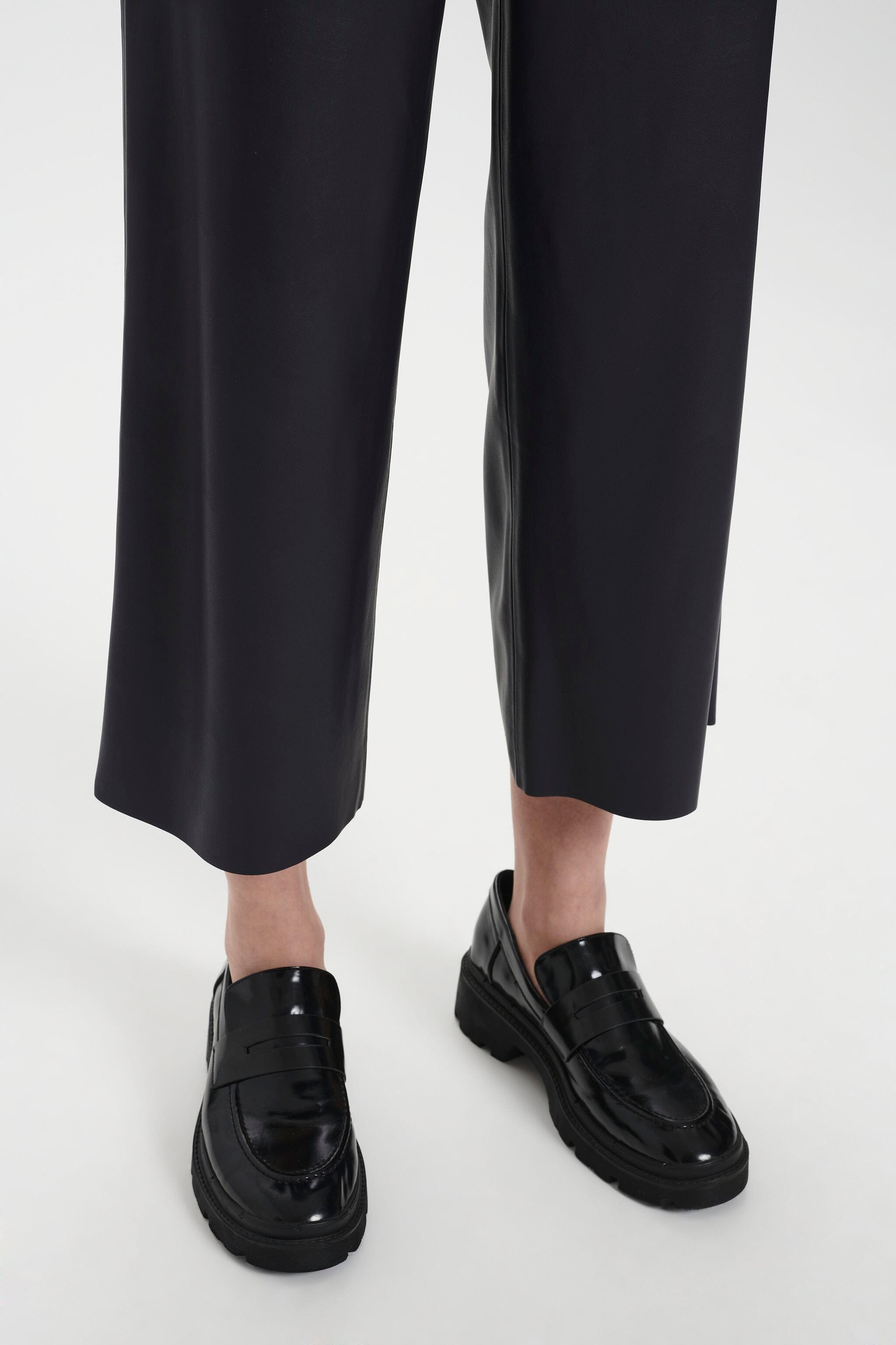 BLACK STRAIGHT LEG LEATHER TROUSER PANT saint tropez 