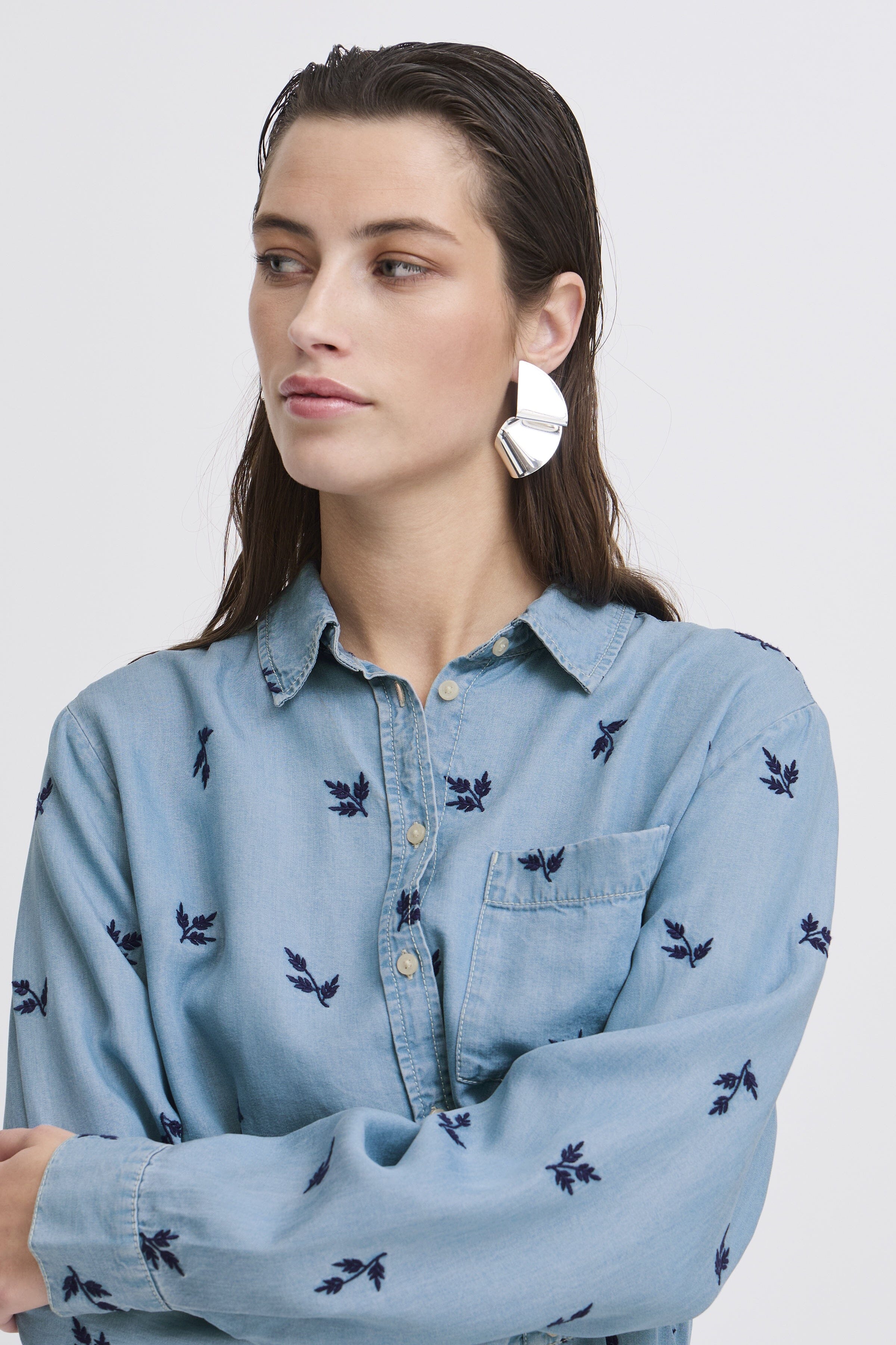 EMBROIDERED DENIM SHIRT Top B YOUNG 