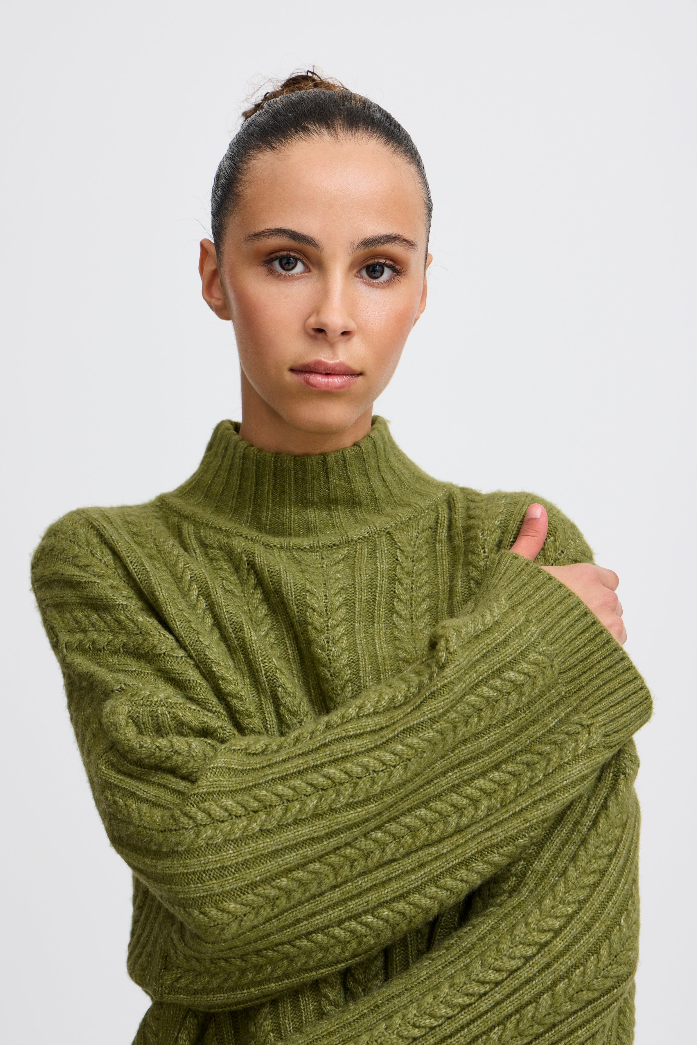 OLIVE CABLE KNIT TURTLENECK SWEATER Sweater ICHI 