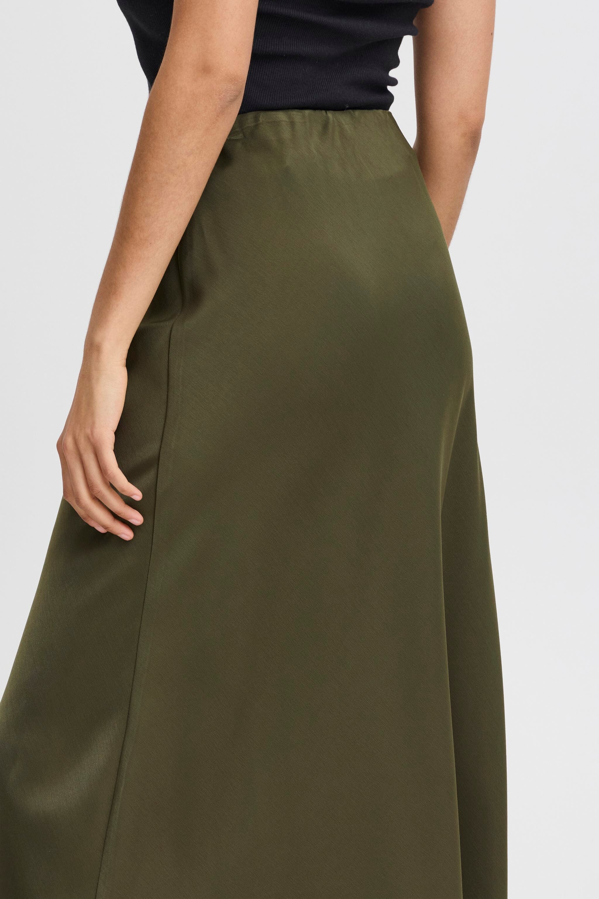 OLIVE SILKY MIDI SKIRT Skirt B YOUNG 