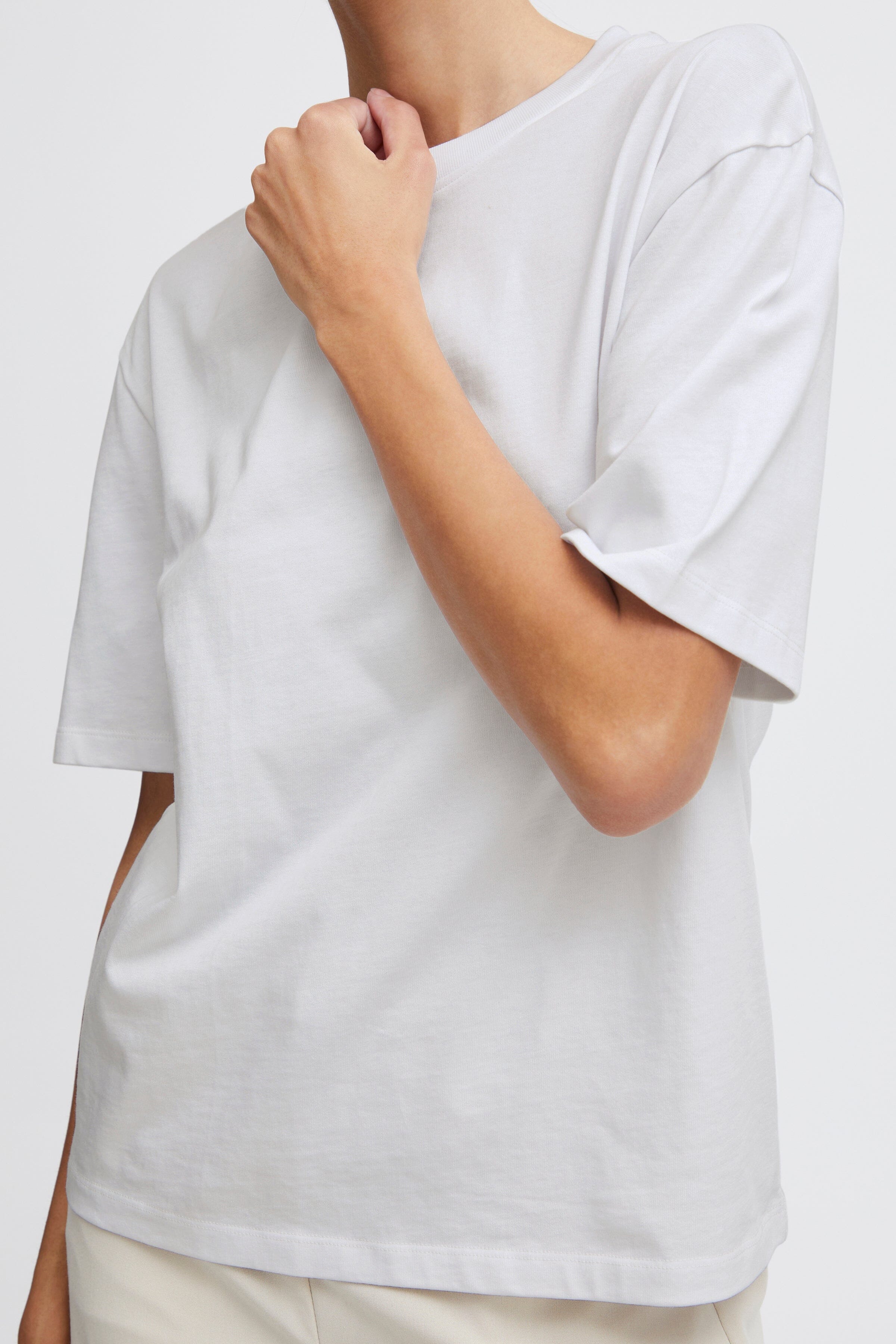 WHITE STRUCTURED TEE Top B YOUNG 