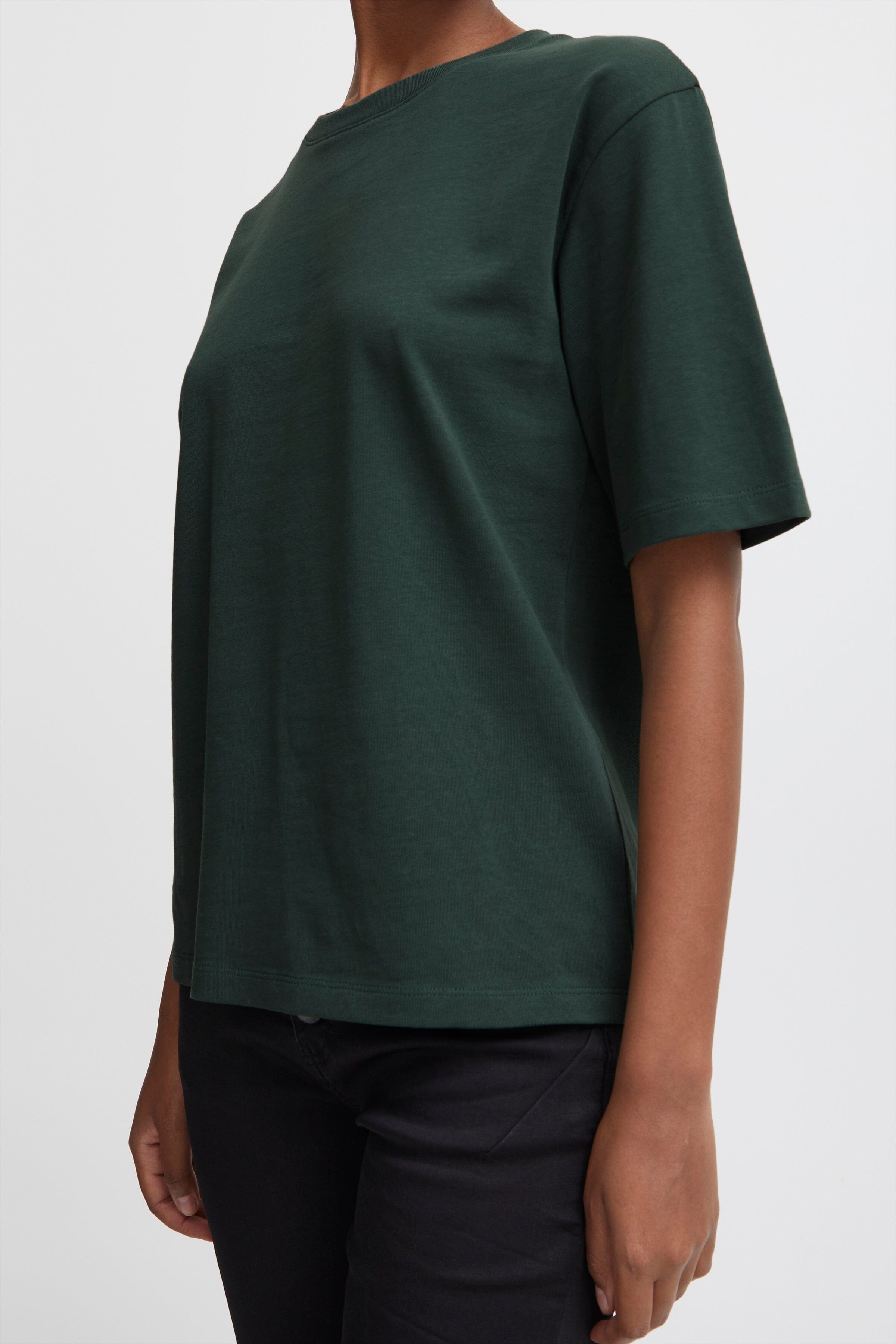 EVERGREEN STRUCTURED TEE Top B YOUNG 